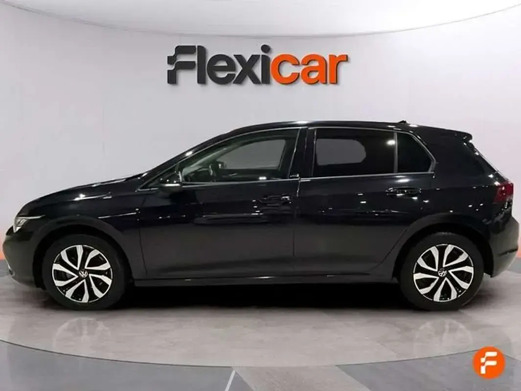 Usado VW Golf VIII 116 CV (85 kW) 2021 Negro Utilitario