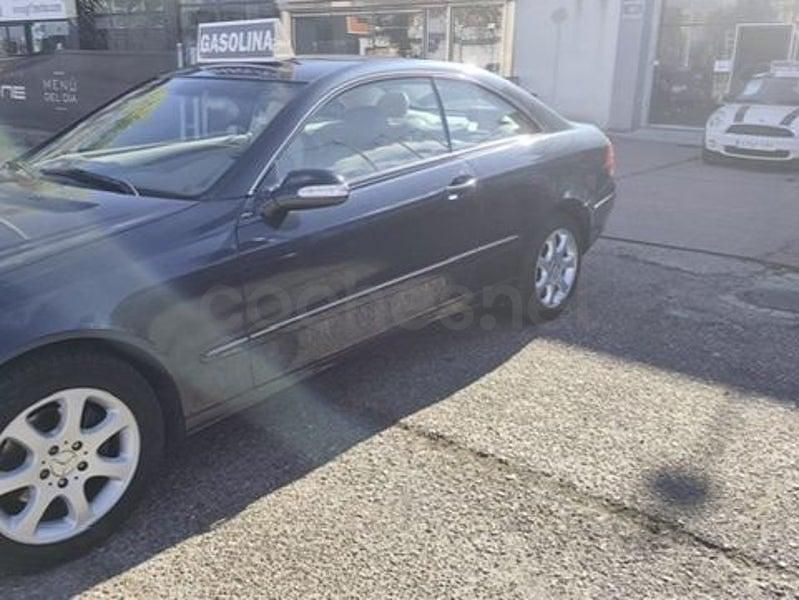 Usado Mercedes CLK200 Elegance 163 CV (119 kW) 2003 Gris / plata Coupe