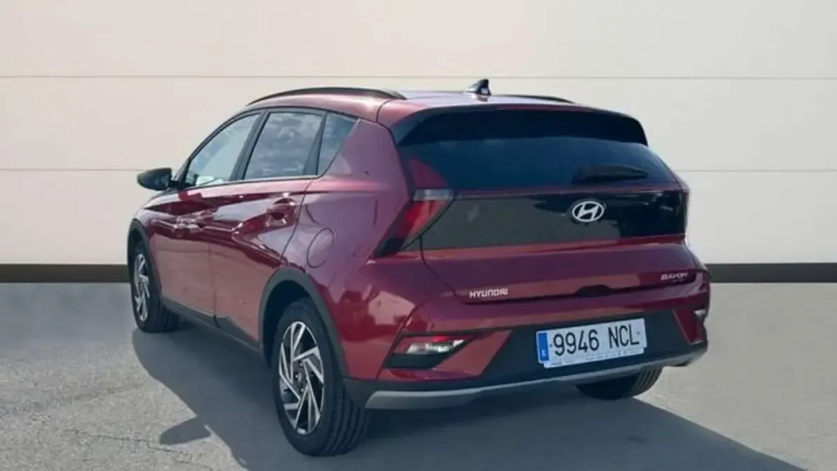 Usado Hyundai Bayon 80 CV (58 kW) 2025 Rojo SUV