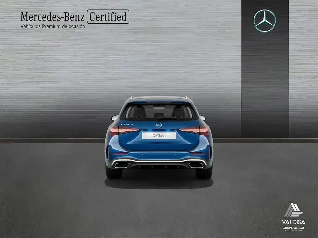 Usado Mercedes C220 AMG line 200 CV (147 kW) 2024 Azul Familiar