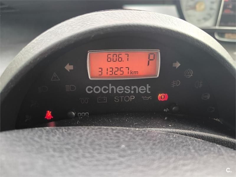 Usado Peugeot 807 Premium 163 CV (119 kW) 2010 Gris / plata Monovolumen