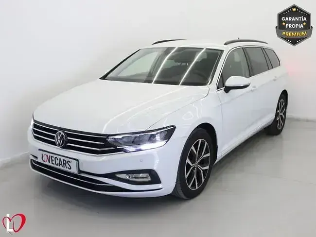Usado VW Passat Executive 150 CV (110 kW) 2023 Blanco Familiar
