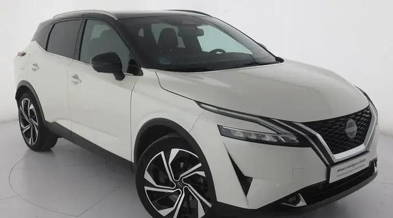 Usado Nissan Qashqai Tekna+ 158 CV (116 kW) 2023 Lunar white con techo midnight SUV