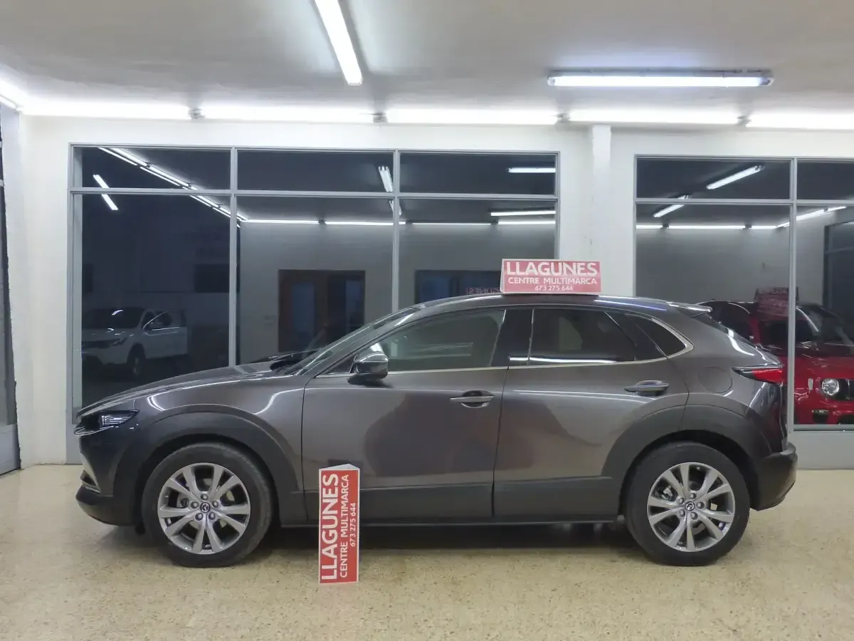 Usado Mazda CX-30 122 CV (89 kW) 2022 Gris / plata SUV