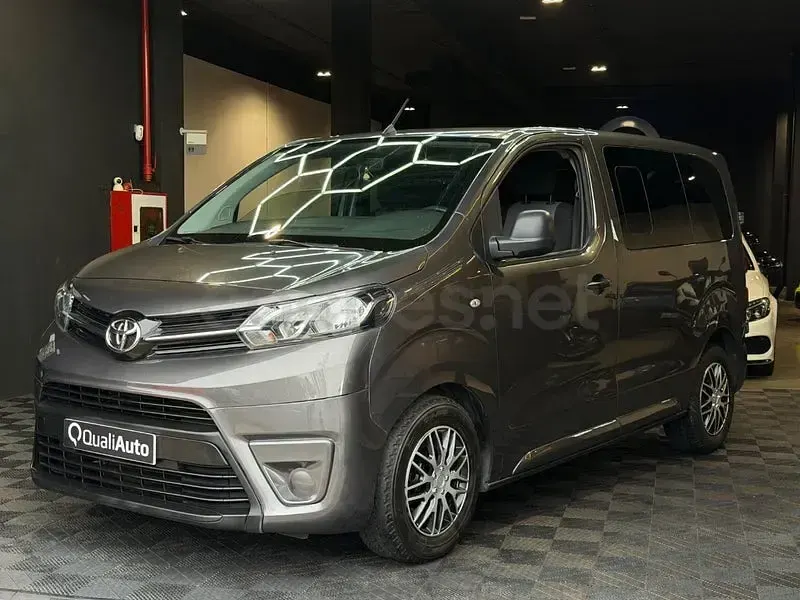 Usado Toyota Proace Verso Advance 120 CV (88 kW) 2020 Gris / plata Familiar
