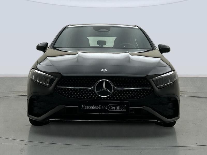 Käytetty Mercedes A180 AMG line 116 HP (85 kW) 2025 Musta