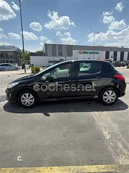 Usado Peugeot 308 Business-Line 90 CV (66 kW) 2010 Negro Berlina