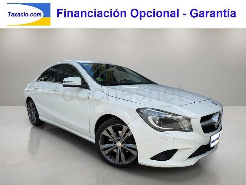 Usado Mercedes CLA220 Urban 170 CV (125 kW) 2013 Blanco Berlina