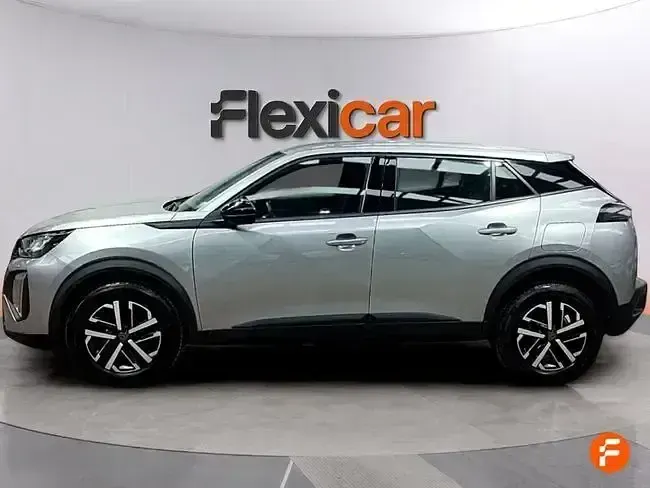 Usado Peugeot 2008 Active 100 CV (73 kW) 2023 Gris SUV