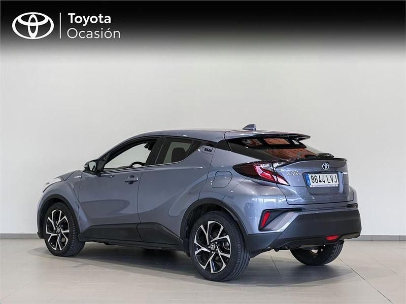 Usado Toyota C-HR Advance 122 CV (89 kW) 2021 Gris SUV
