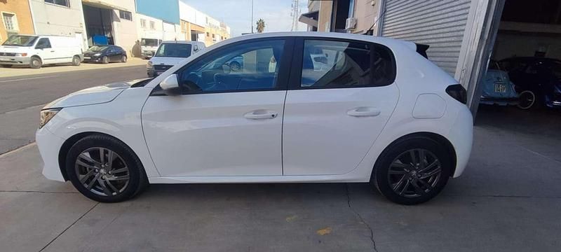 Usado Peugeot 208 Active 102 CV (75 kW) 2021 Blanco Utilitario