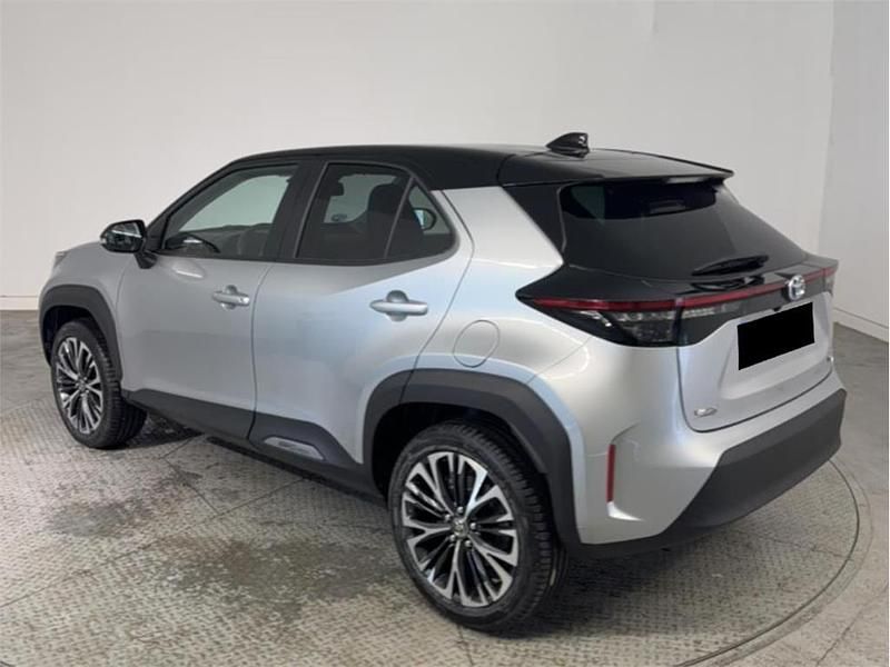 Usado Toyota Yaris Cross Style 116 CV (85 kW) 2022 Gris / plata SUV