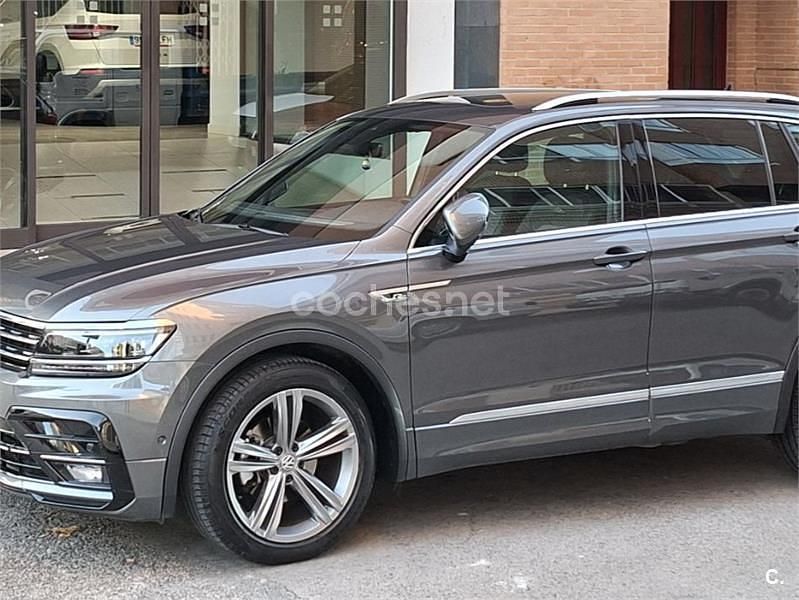 Gris / plata Usado 2019 VW Tiguan Sportline SUV | 26.500 € (Caro) - Imagen 1/4
