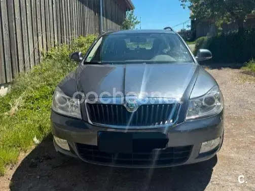 Usado Skoda Octavia 105 CV (77 kW) 2009 Gris / plata Familiar