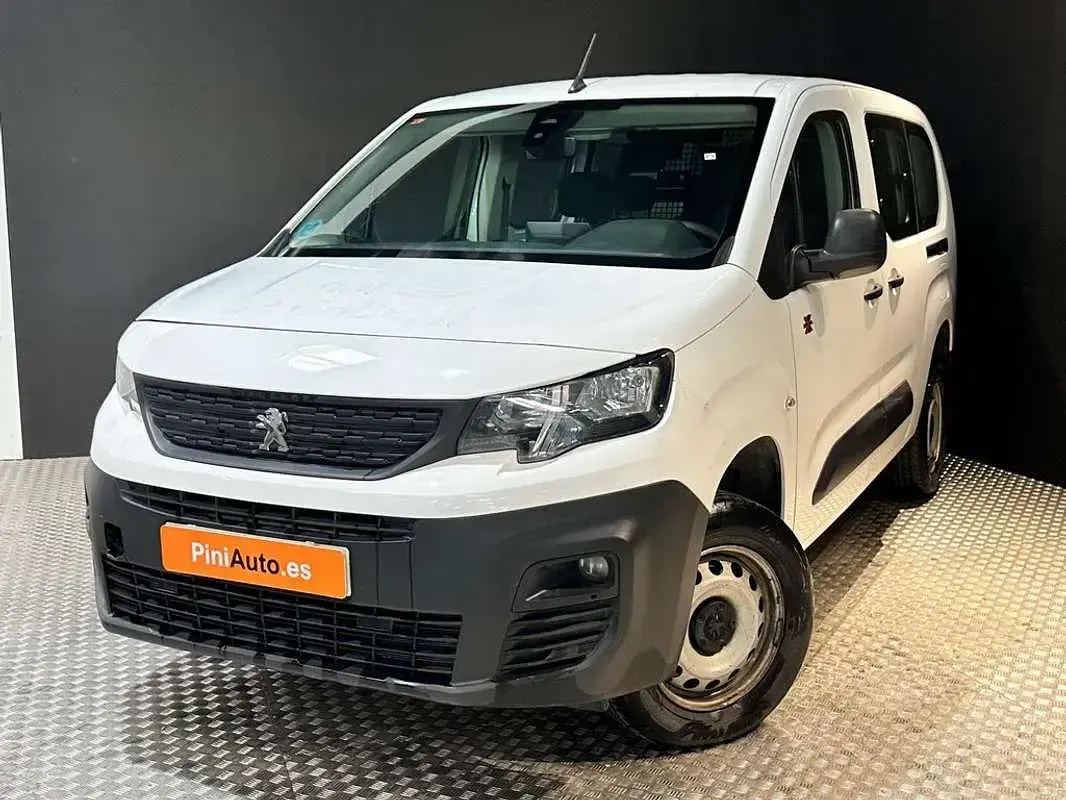 Usado Peugeot Partner 129 CV (94 kW) 2021 Blanco Monovolumen