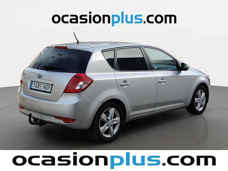 Używany Kia Ceed Active 126 KM (92 kW) 2011 Szary Hatchback