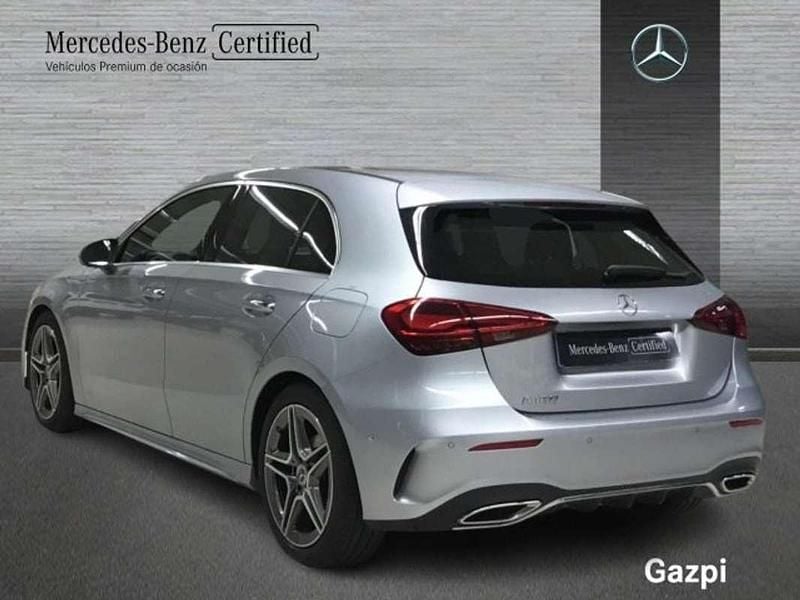 Usado Mercedes A180 136 CV (100 kW) 2025 Plata hightech Berlina