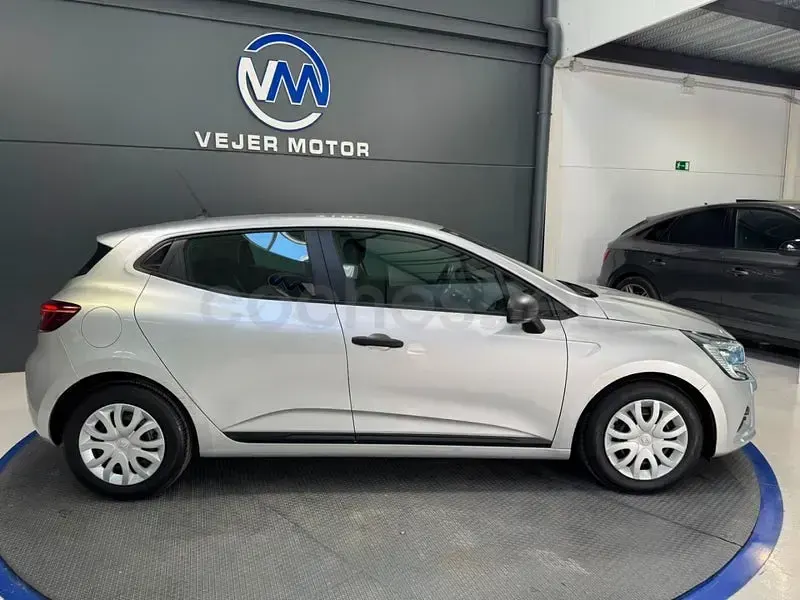 Usado Renault Clio V Zen 85 CV (62 kW) 2020 Gris / plata Berlina