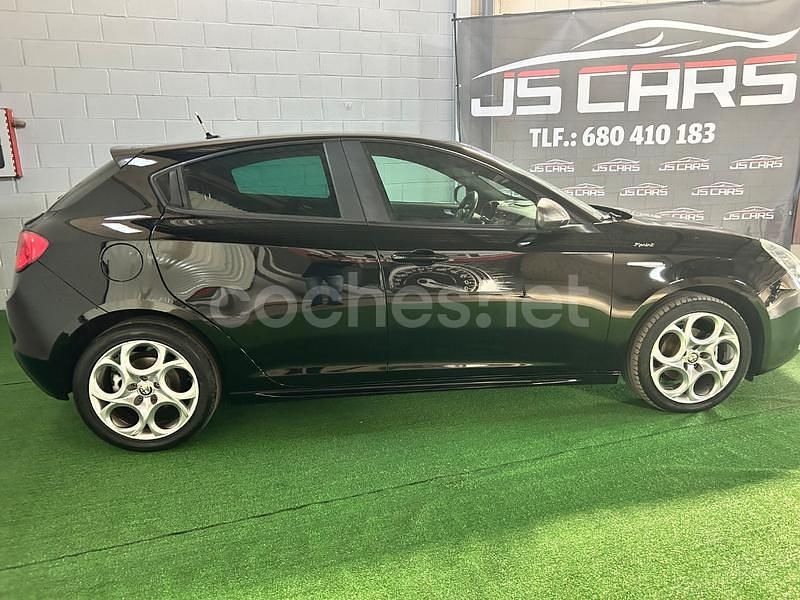 Usado Alfa Romeo Giulietta Sprint 105 CV (77 kW) 2015 Negro Utilitario