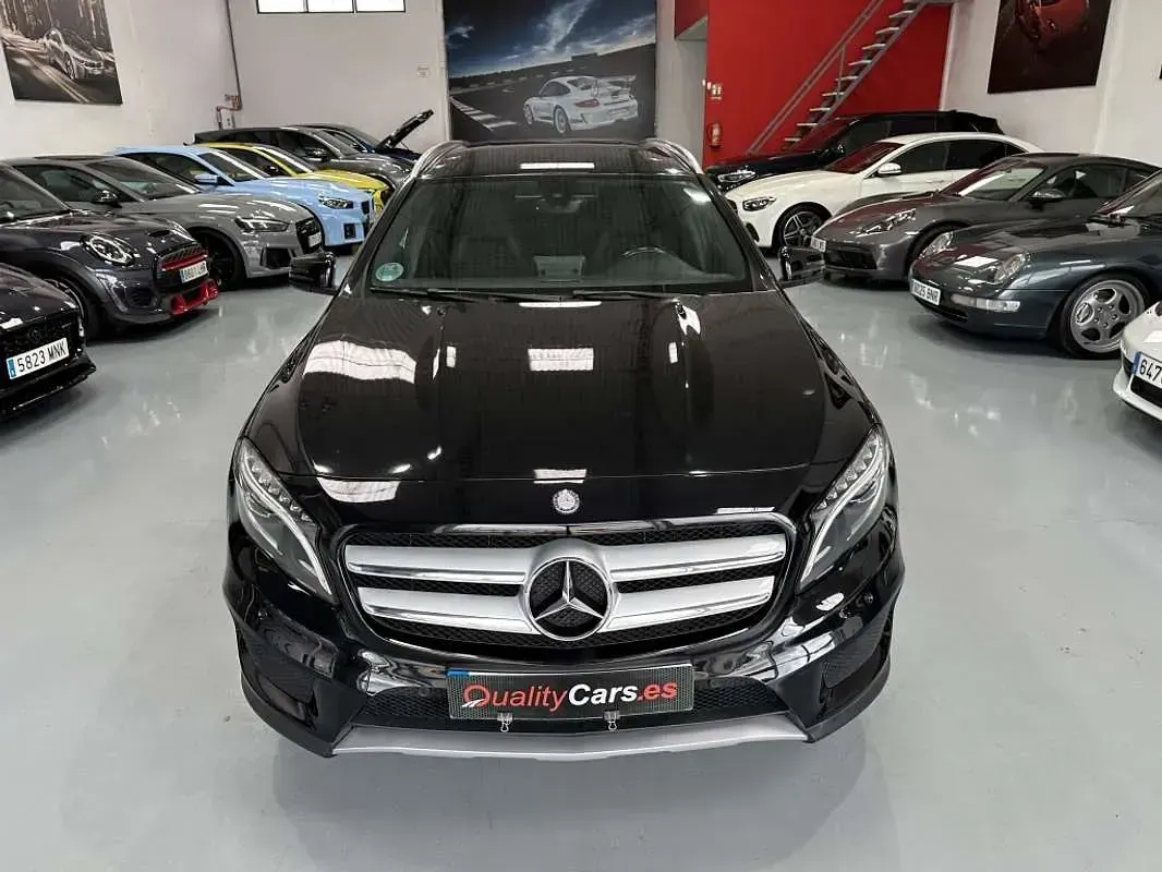 Usado Mercedes GLA200 AMG line 136 CV (100 kW) 2016 Negro SUV