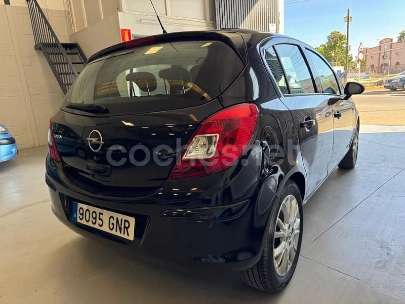 Usado Opel Corsa 80 CV (58 kW) 2008 Negro Berlina