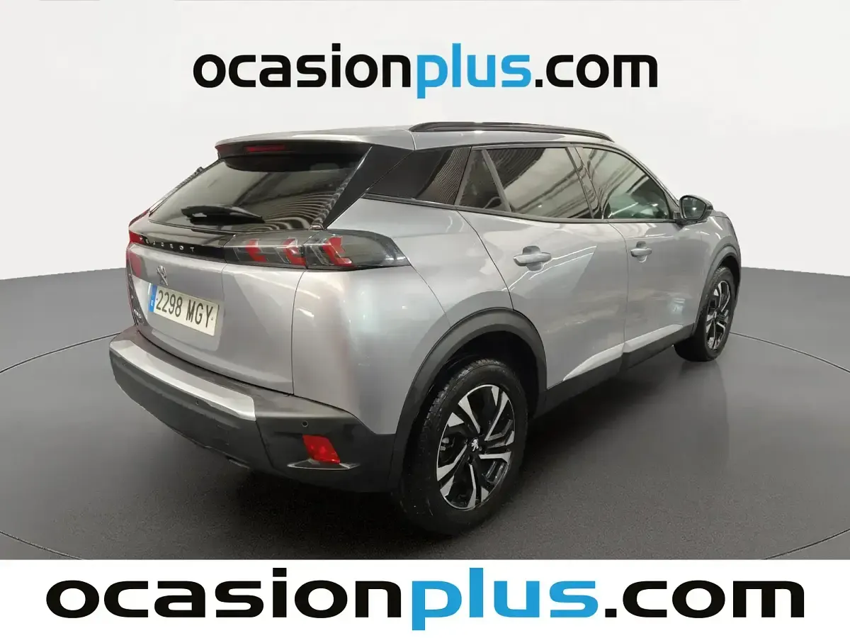 Usado Peugeot 2008 Allure 100 CV (73 kW) 2023 Gris SUV