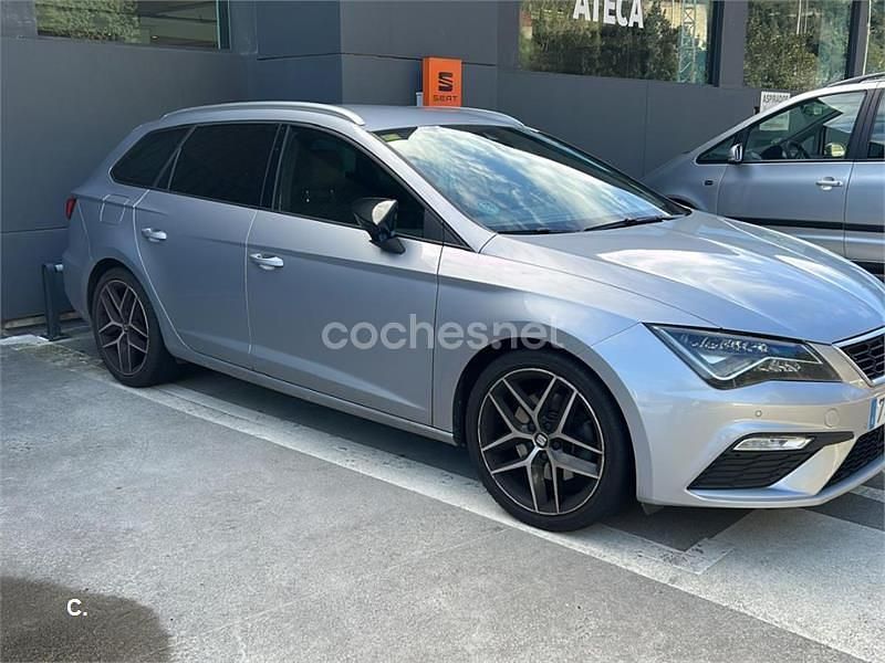Usado Seat Leon FR 150 CV (110 kW) 2019 Gris / plata Familiar