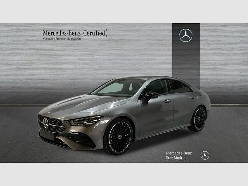 Gris montaña Usado 2025 Mercedes CLA220 AMG line Berlina | 39.790 € (Super precio) - Imagen 1/4