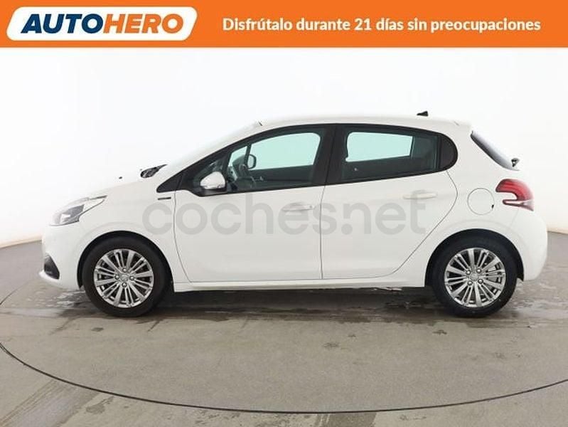 Usado Peugeot 208 Signature Sky 82 CV (60 kW) 2018 Blanco Utilitario