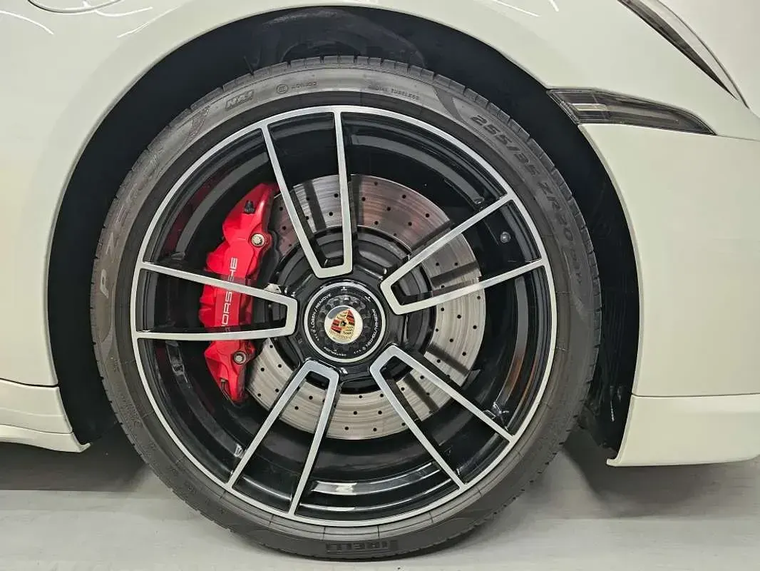 Usado Porsche 992 581 CV (427 kW) 2022 Blanco Coupe