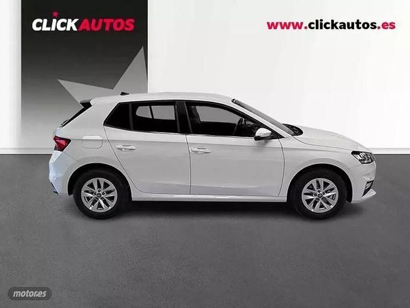 Usado Skoda Fabia Selection 115 CV (84 kW) 2025 Blanco Utilitario
