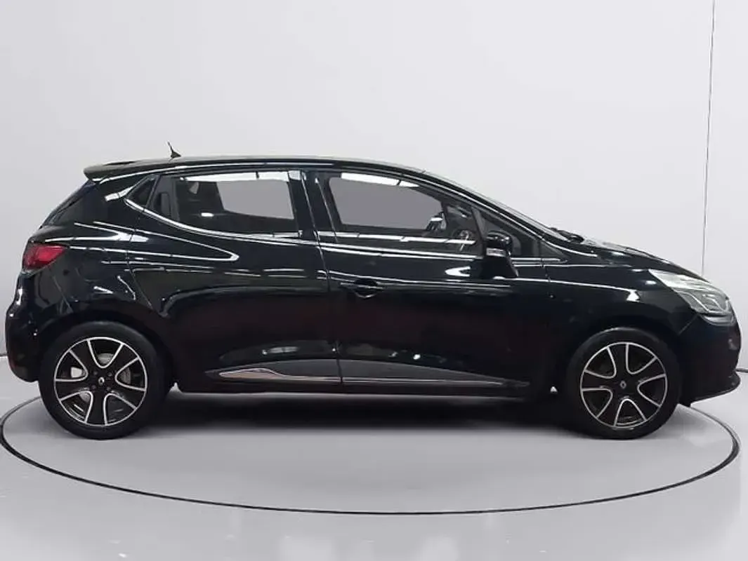 Usado Renault Clio Expression 90 CV (66 kW) 2016 Negro Utilitario