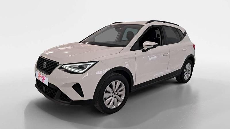 Usado Seat Arona Style 110 CV (80 kW) 2022 Blanco SUV
