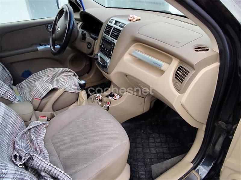 Usado Kia Sportage Active 140 CV (102 kW) 2007 Negro SUV