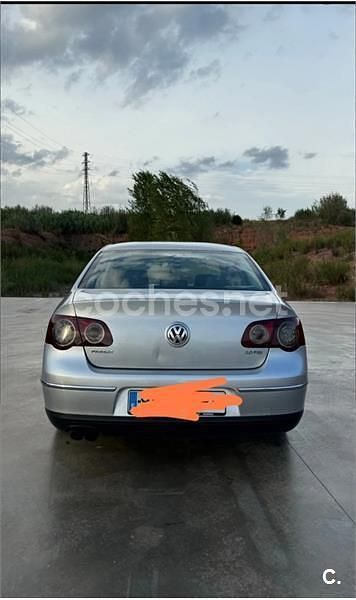 Gris / plata Usado 2005 VW Passat Highline Berlina | 3450 € (Super precio) - Imagen 1/4
