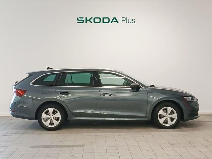 Usado Skoda Octavia Ambition 150 CV (110 kW) 2021 Gris Familiar