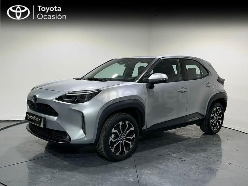 Usado Toyota Yaris Cross Active 116 CV (85 kW) 2022 Gris / plata SUV