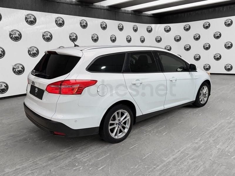Usado Ford Focus Trend 115 CV (84 kW) 2015 Blanco Familiar