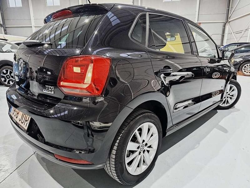 Usado VW Polo Sportline 90 CV (66 kW) 2015 Negro Utilitario