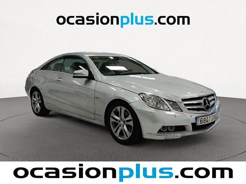 Usado Mercedes E200 Avantgarde 184 CV (135 kW) 2010 Gris plata Coupe
