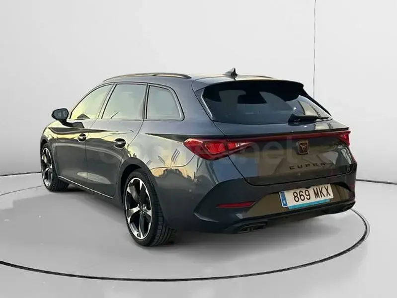 Usado Cupra Leon 150 CV (110 kW) 2023 Gris / plata Berlina
