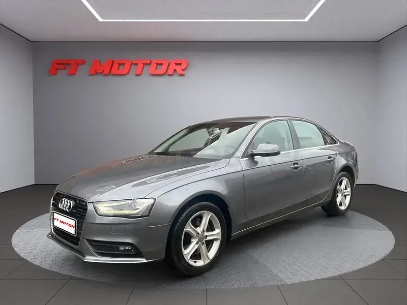 Usado Audi A4 150 CV (110 kW) 2014 Gris / plata Berlina