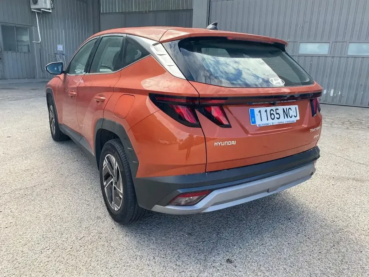 Usado Hyundai Tucson 252 CV (185 kW) 2025 Naranja SUV