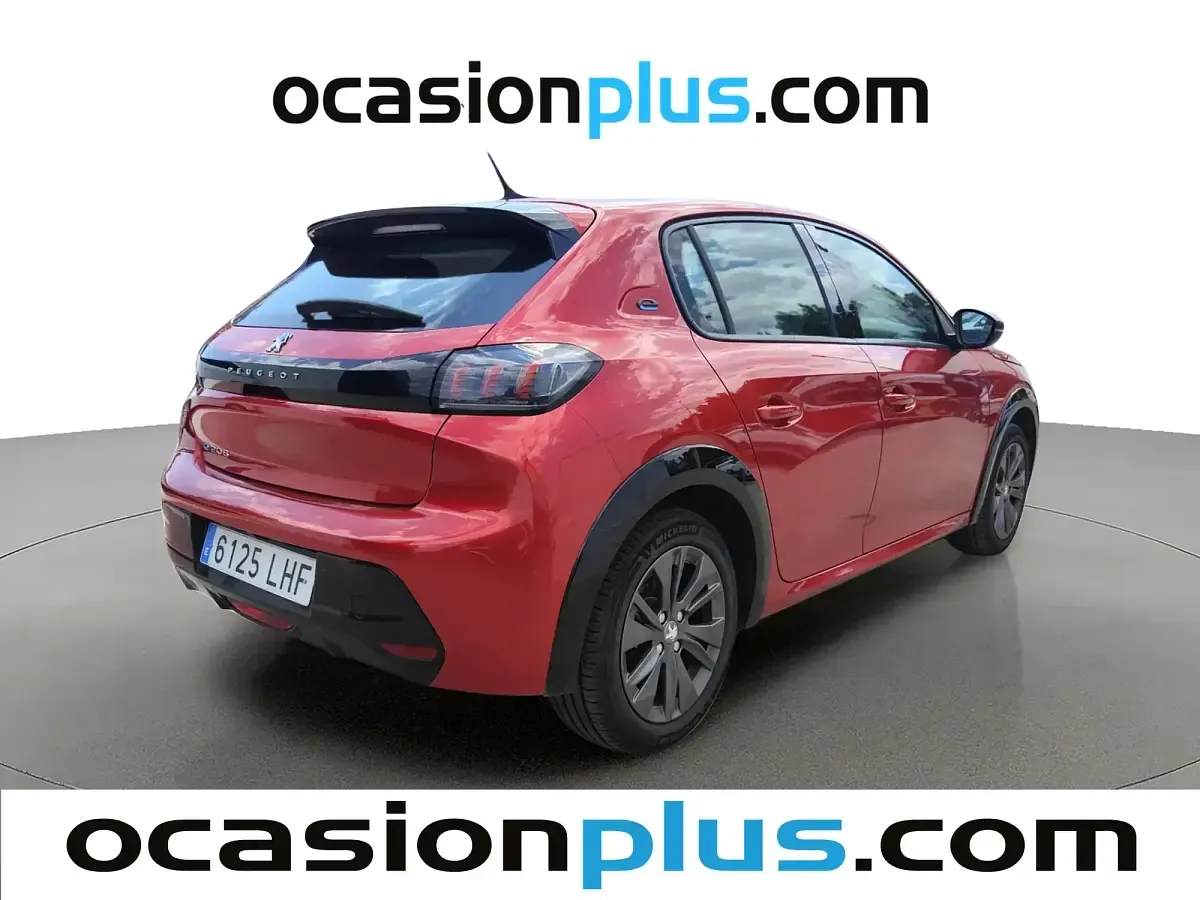Usado Peugeot e-208 Allure 100 kW (136 CV) 2020 Rojo Utilitario