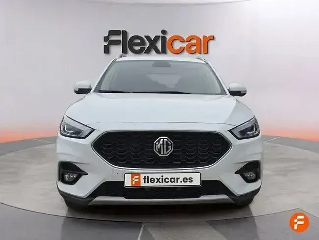 Begagnad MG ZS Luxury 111 HK (81 kW) 2023 Vit SUV