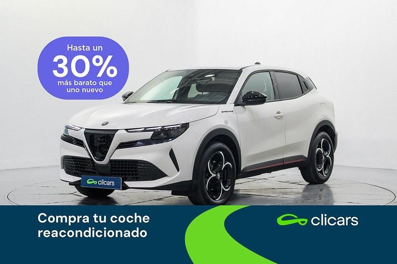 Blanco Usado 2024 Alfa Romeo Junior Edizione Speciale SUV | 26.990 € (Precio justo) - Imagen 1/4