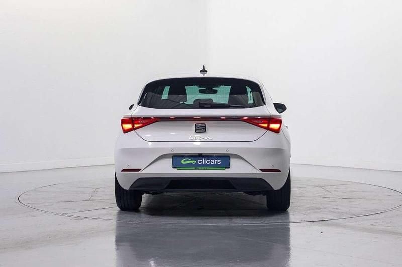 Usado Seat Leon Style 131 CV (96 kW) 2020 Blanco Utilitario