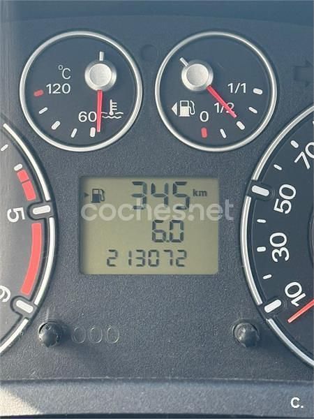 Usado Ford Fiesta Trend 68 CV (50 kW) 2006 Gris / plata Utilitario