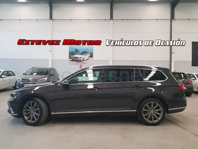 Usado VW Passat 150 CV (110 kW) 2019 Gris / plata Familiar