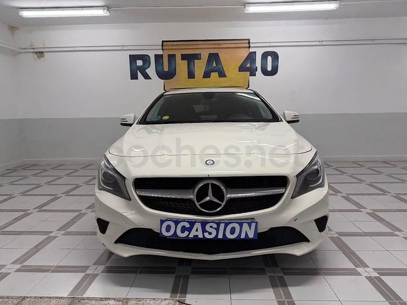 Usado Mercedes CLA200 Shooting Brake Urban 136 CV (100 kW) 2016 Blanco Familiar